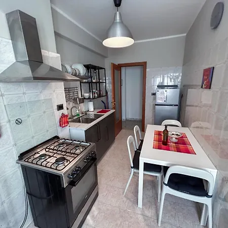 Apartamento Large Well Connected To Historic Center With Metro A, Ac, Wi-fi