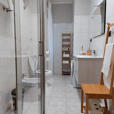 Large Well Connected To Historic Center With Metro A, Ac, Wi-fi * Roma